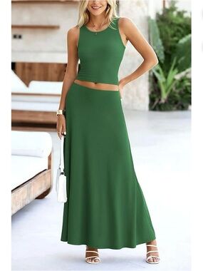 NWT 2 Piece High Waist Maxi Skirt Green Summer Knit Cropped Tank Top Set Size S